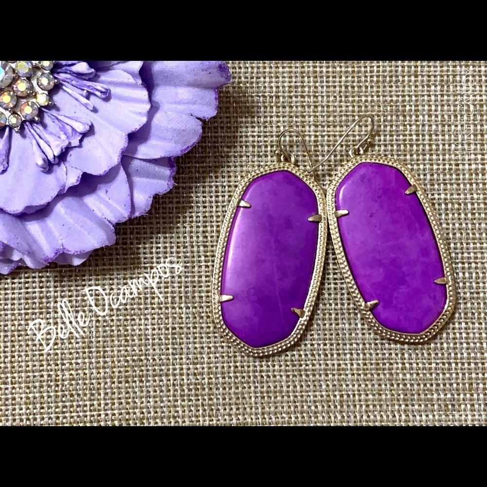 ❌SOLD❌ Kendra Scott Danielle Neon Violet